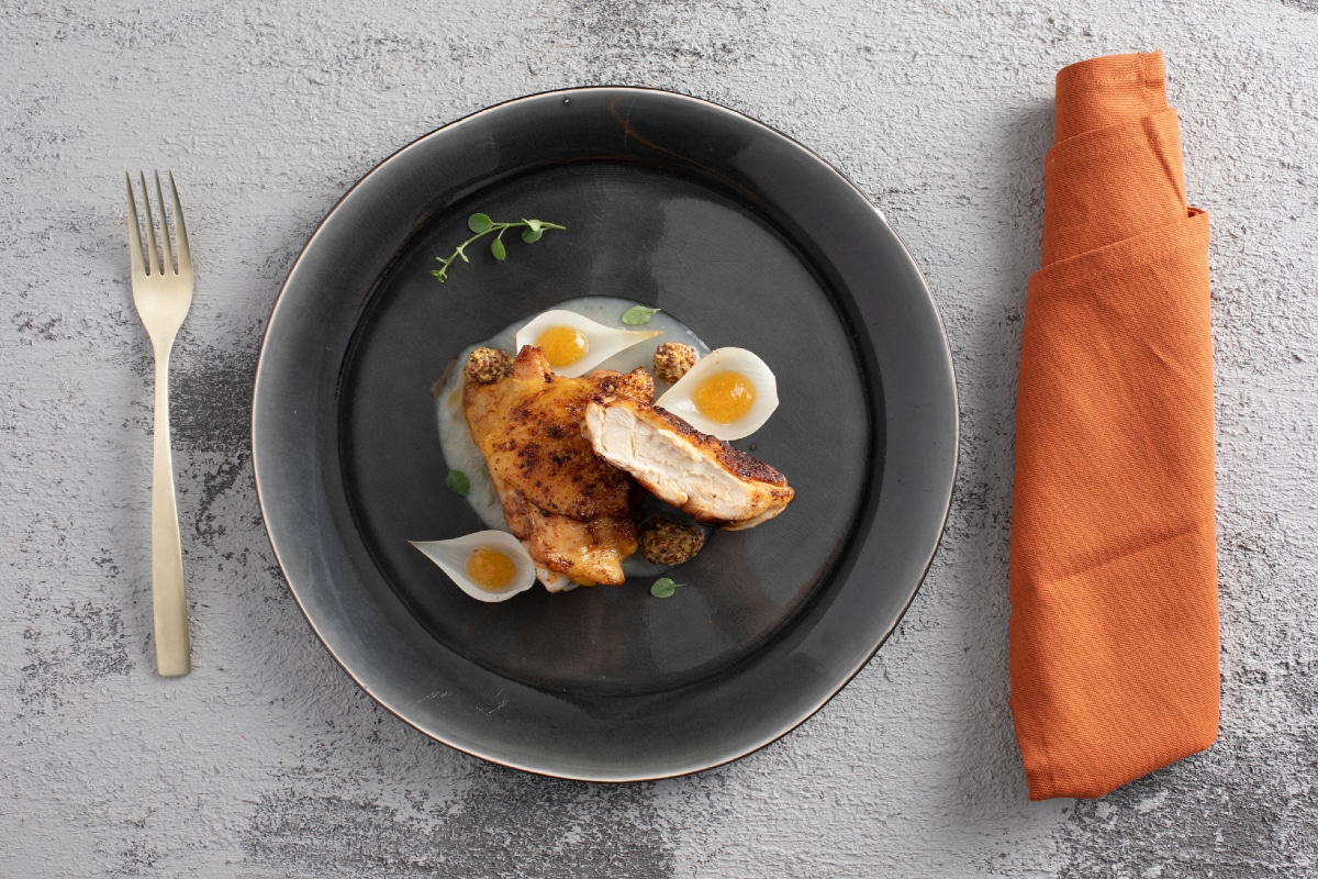 Frango com caqui e alcachofra-de-jerusalém