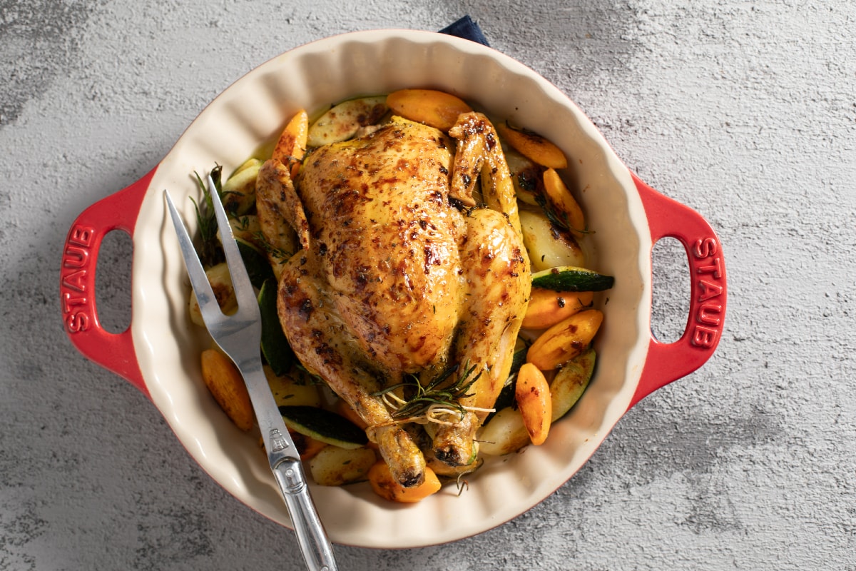 Frango assado com legumes torneados