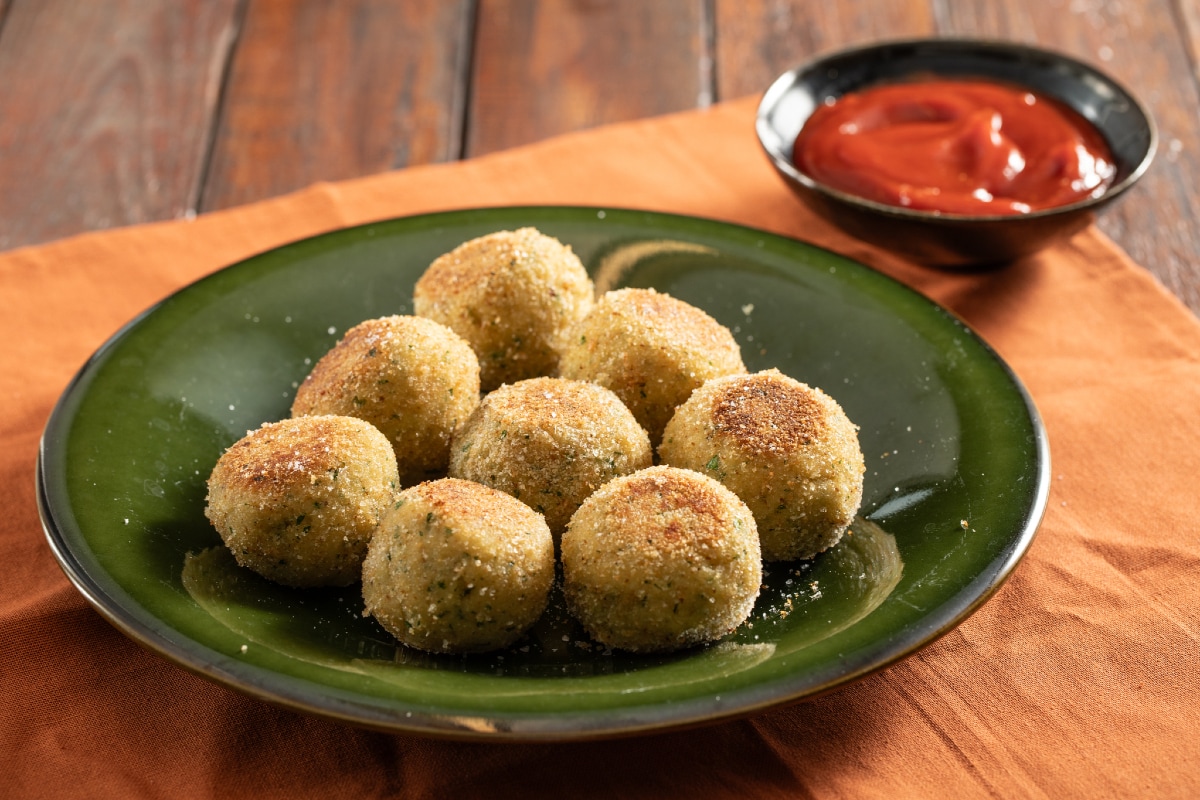 Almôndegas de pão na frigideira