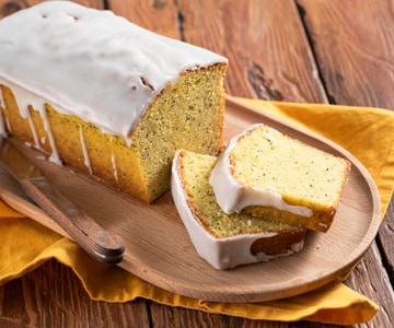 Bolo de limão com sementes de papoula