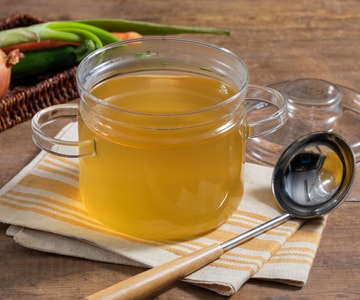 Caldo de legumes no micro-ondas