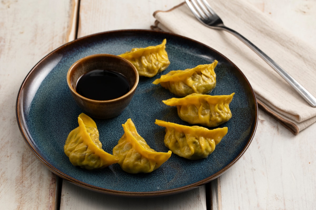 Gyoza com açafrão
