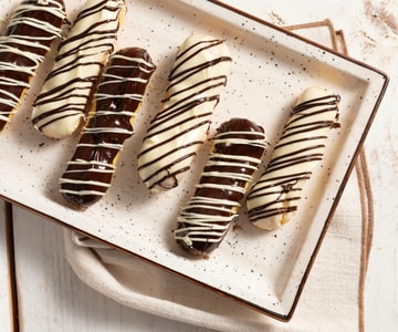 Éclair creme e chocolate