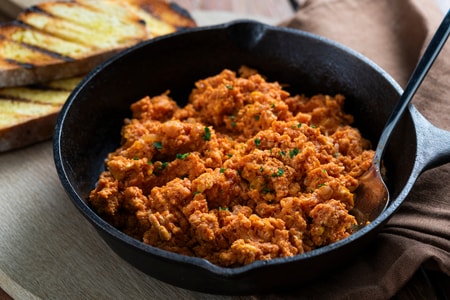 Ovos mexidos com tomate