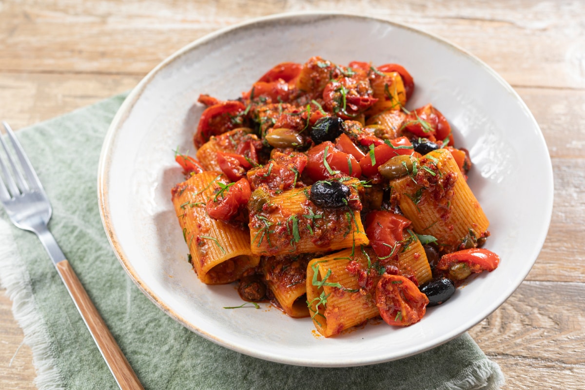 Rigatoni alla puttanesca e nduja