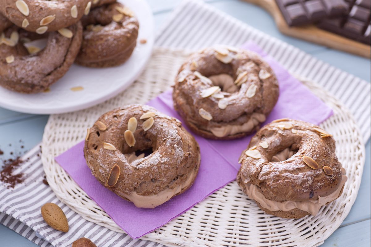 Mini Paris-Brest de cacau com creme de chocolate