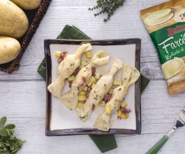 Balas recheadas de batata e linguiça com ervas aromáticas