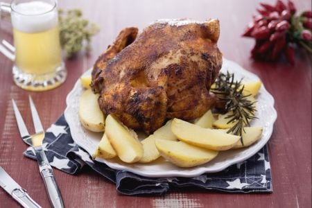 Frango na lata de cerveja ao forno