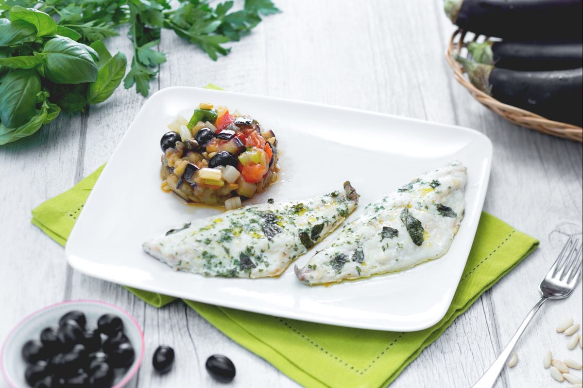 Dourada às ervas com caponata