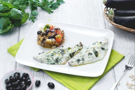 Dourada às ervas com caponata