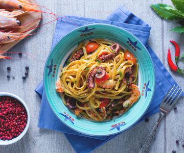 Bavette com polvo e camarões