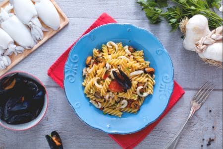 Fusilli mexilhões e lulinhas