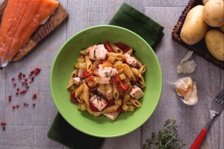 Massa com salmão e batatas