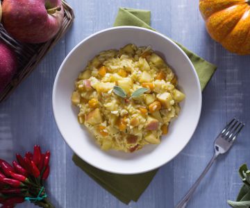 Risoto com maçãs, abóbora picante e sálvia