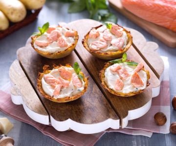 Cestinhas de batata recheadas com salmão