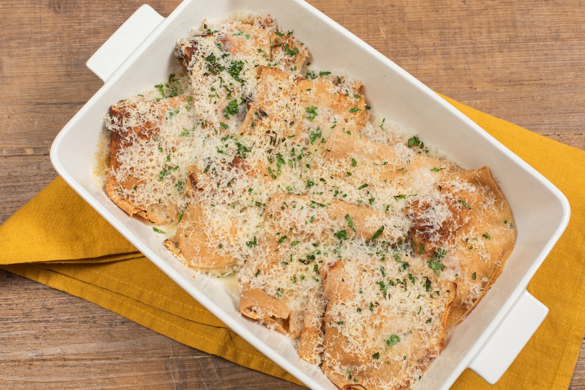 Crespelle de castanha recheadas com ricota e cogumelos