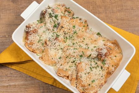 Crespelle de castanha recheadas com ricota e cogumelos