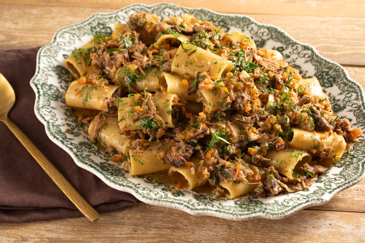 Paccheri com costela à genovesa