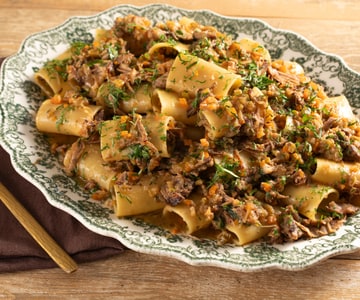Paccheri com costela à genovesa