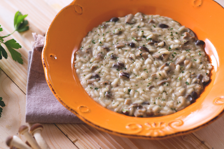 Risotto com cogumelos champignon e chiodini