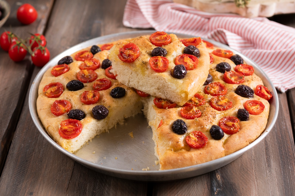 Focaccia pomodorini e olive con Bimby®