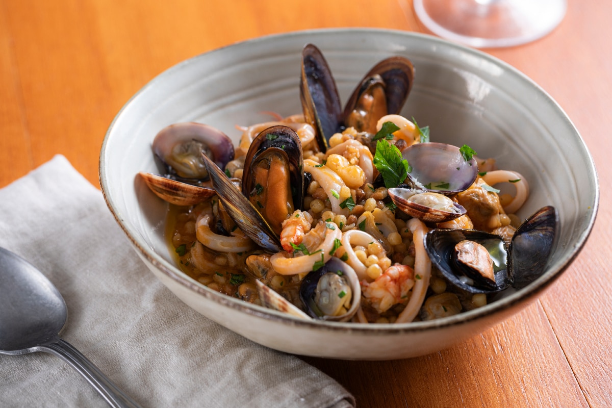 Fregola com frutos do mar
