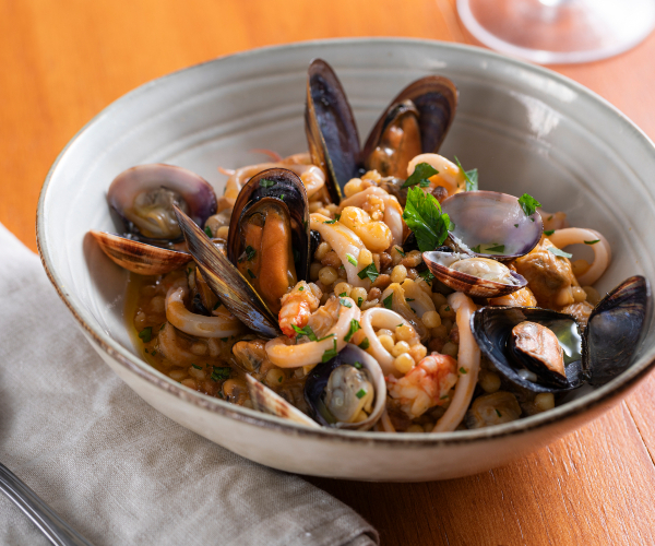 Fregola com frutos do mar