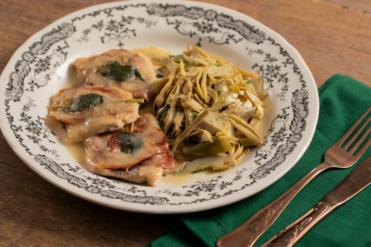 Saltimbocca de peixe-espada com alcachofras