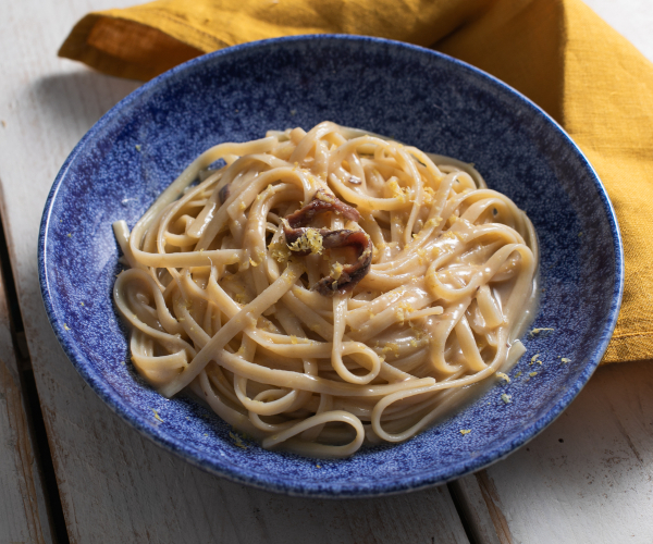 Pasta burro e alici