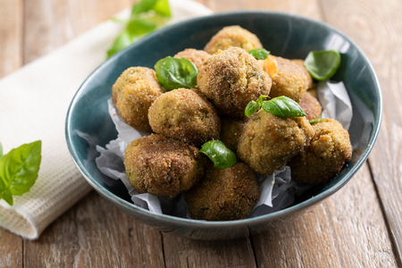 Almôndegas de brócolis
