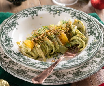 Linguine com pesto de endro e cítricos