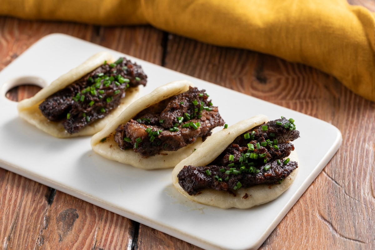 Bao no vapor com costelas de wagyu