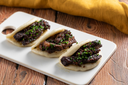Bao no vapor com costelas de wagyu