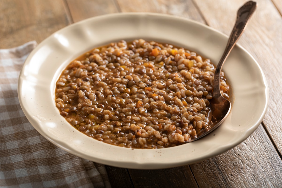 Sopa de espelta e lentilhas