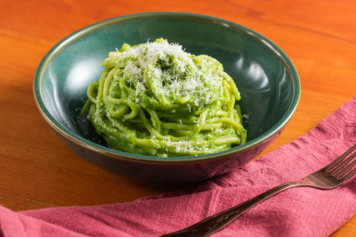 Pasta com brócolis romanesco e espinafre