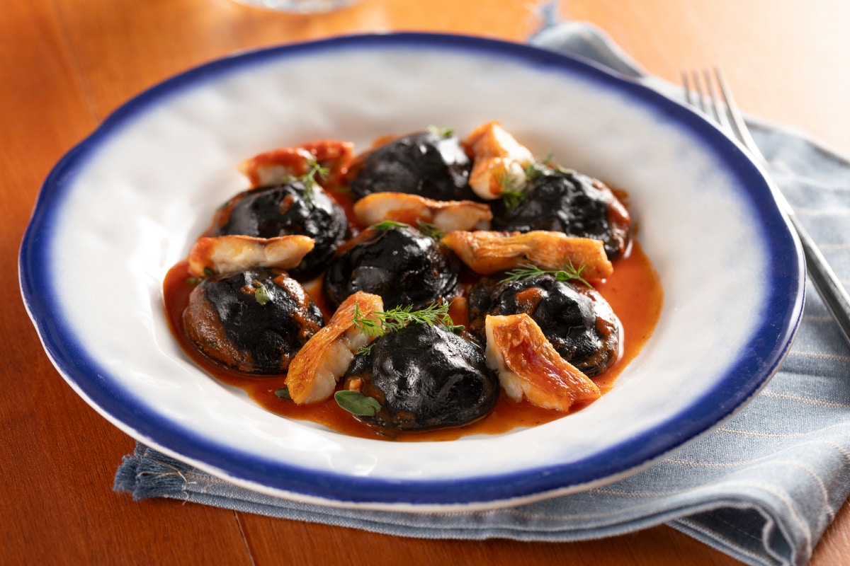 Ravioli al nero di seppia