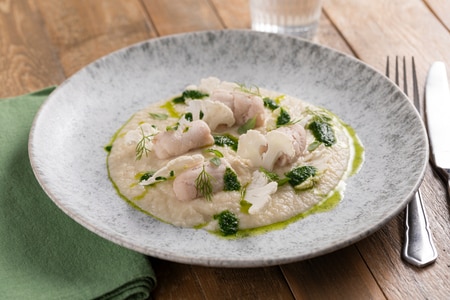 Rolê de linguado com creme de couve-flor