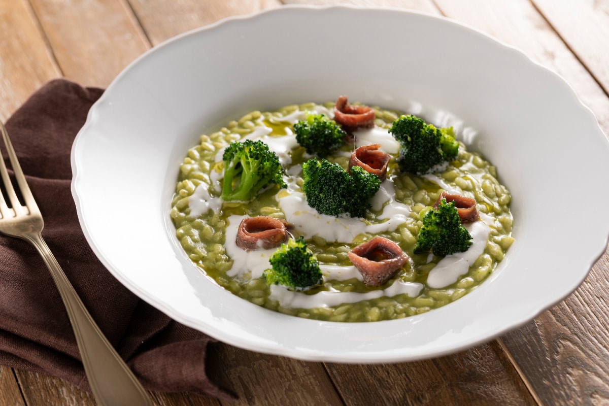 Risotto de brócolis e anchovas