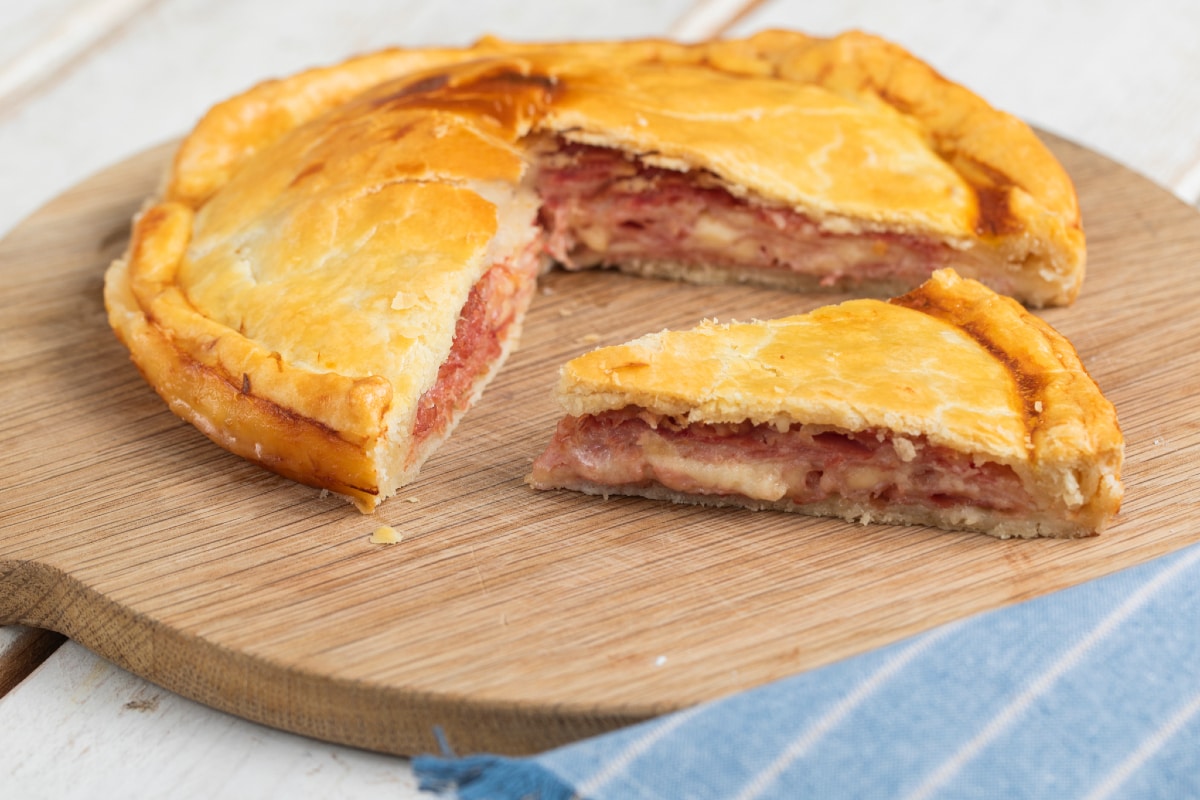 Torta salgada presunto e queijo