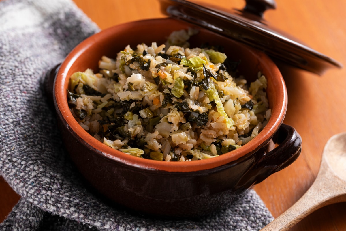 Arroz integral com couve preta e repolho