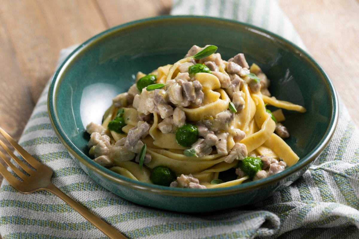 Tagliatelle ao ragu de quintal