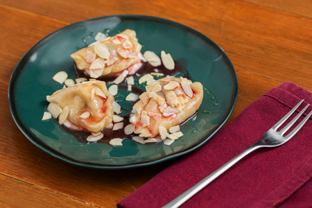 Vareniki com cerejas