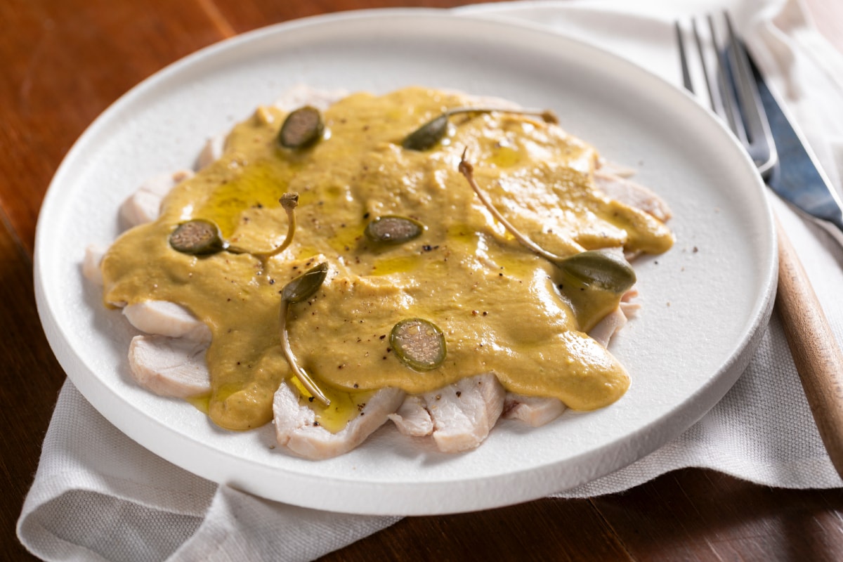Frango no vapor com molho tártaro de atum