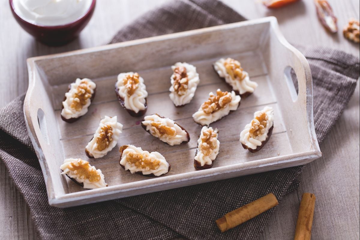 Tâmaras recheadas com mascarpone e nozes