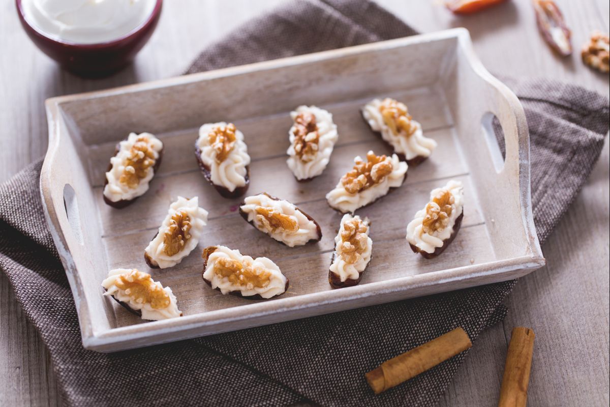 Tâmaras recheadas com mascarpone e nozes