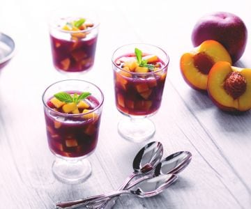 Bicchierini freddi di pesche al Dolcetto