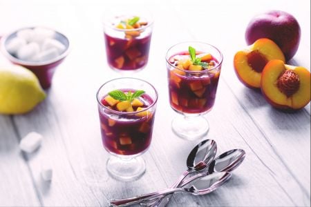 Bicchierini freddi di pesche al Dolcetto