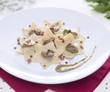 Ravioli al cotechino con salsa di lenticchie