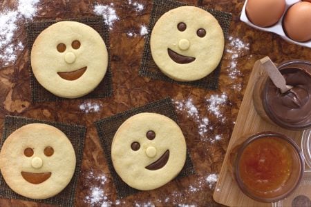 Faccine de massa podre com chocolate e geleia