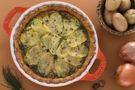 Torta rústica de batatas e cebolas